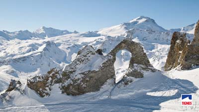 L'aiguille percée sous la neige à Tignes